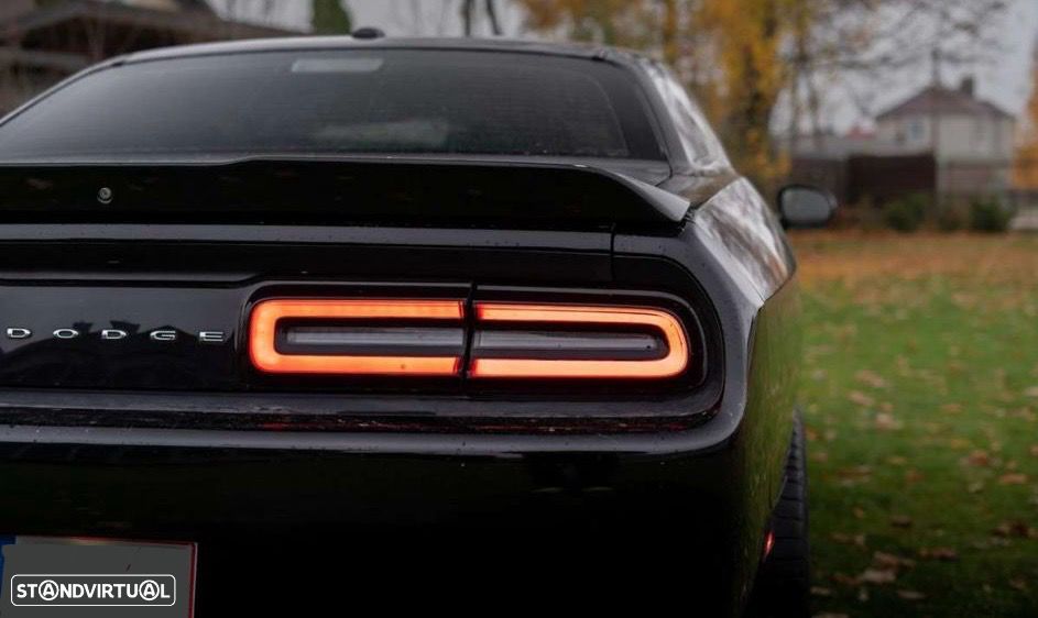 Dodge Challenger Auto SXT Plus - 12