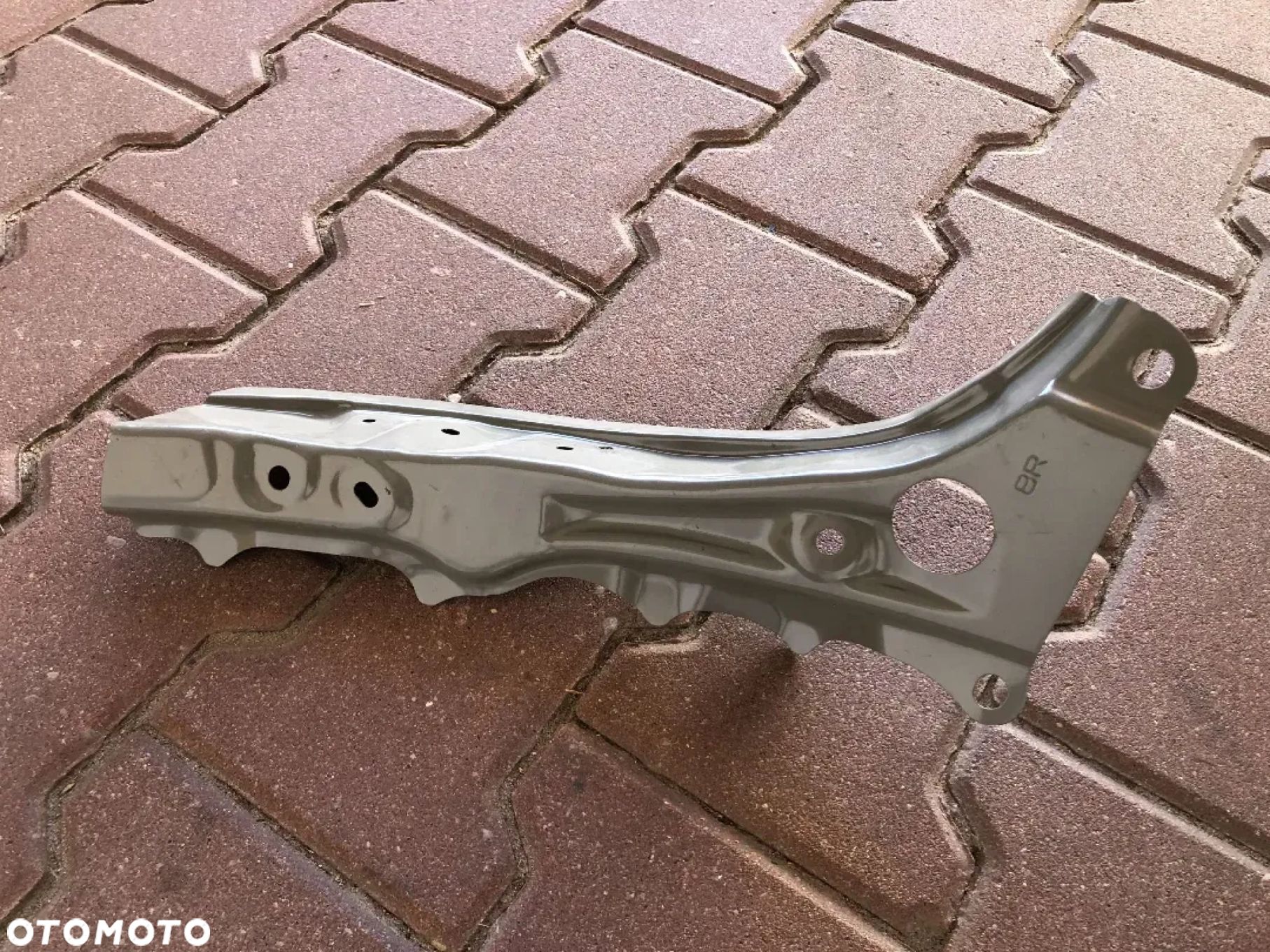 TOYOTA YARIS III 11- próg słupek poszycie nowe PRAWE TYLNE DRZWI BŁOTNIKA - 1