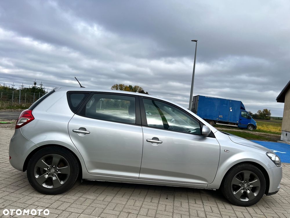 Kia Ceed 1.4 CVVT Attract - 6