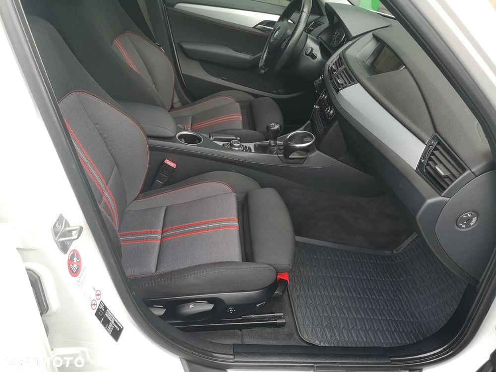 BMW X1 xDrive20i Sport Line - 31