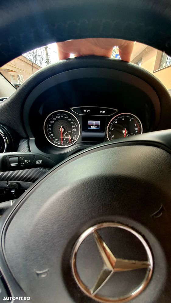 Mercedes-Benz GLA 200 - 16