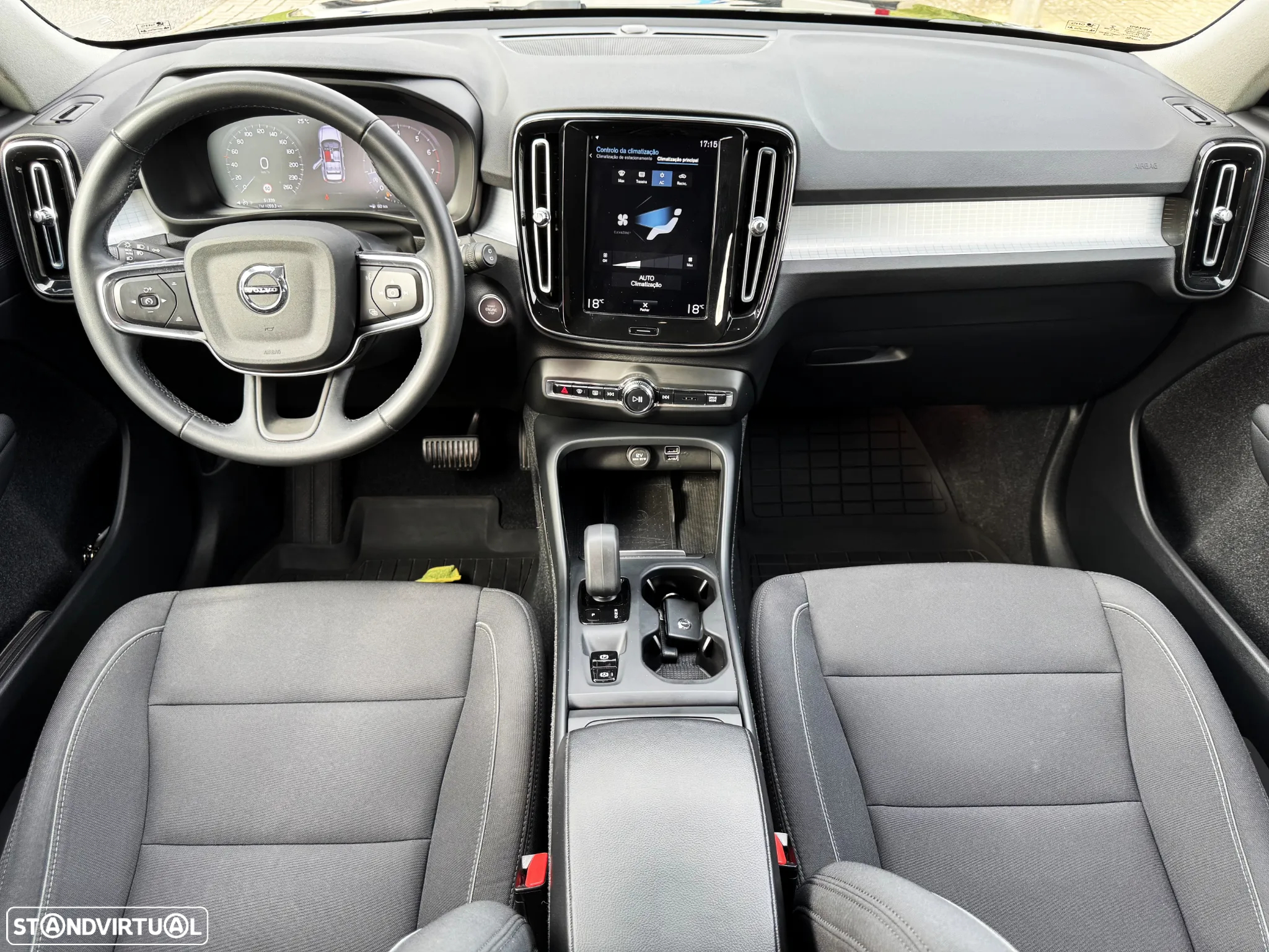 Volvo XC 40 1.5 T3 Momentum Geartronic - 2