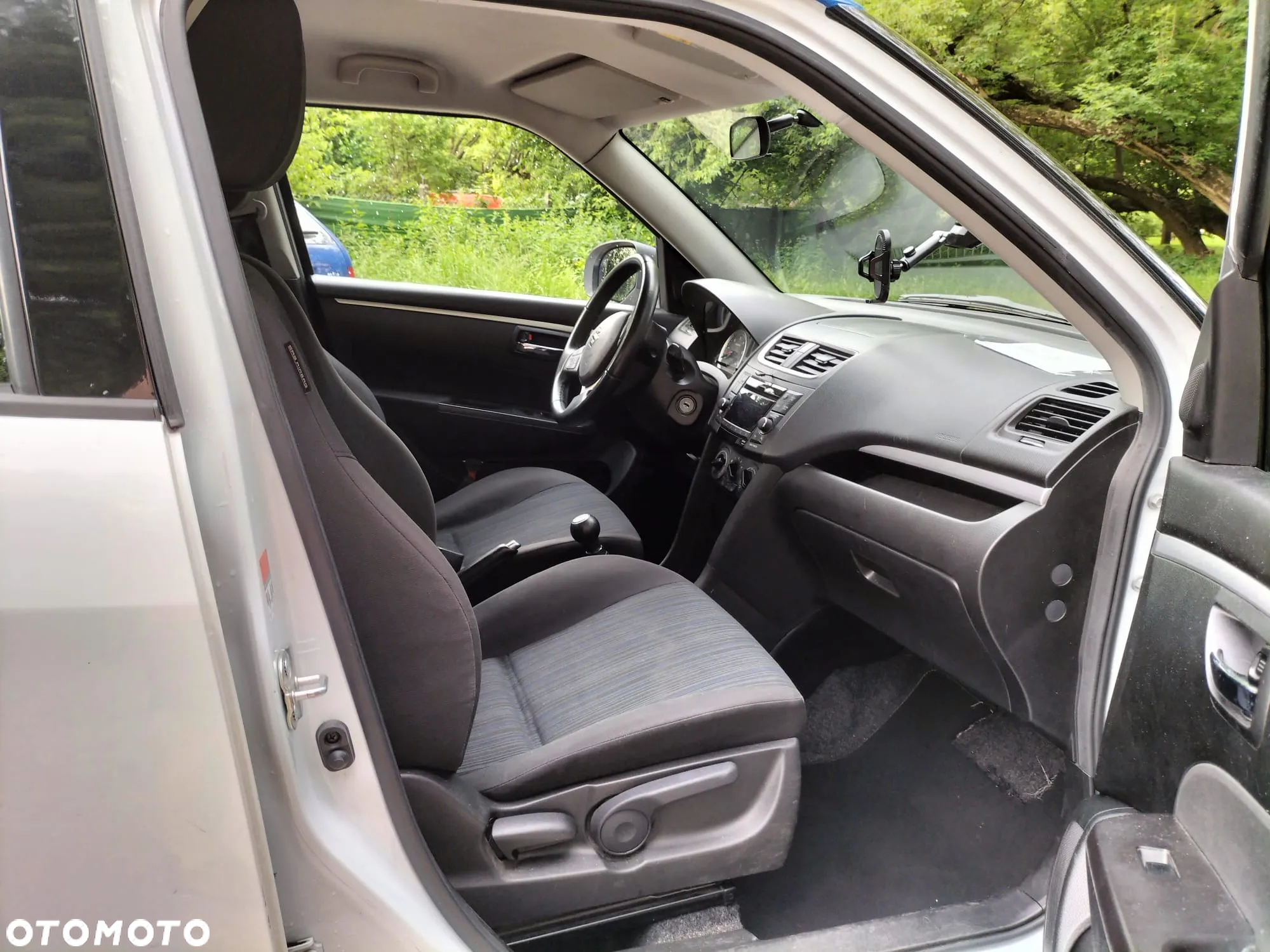 Suzuki Swift 1.3 DDiS Club - 10
