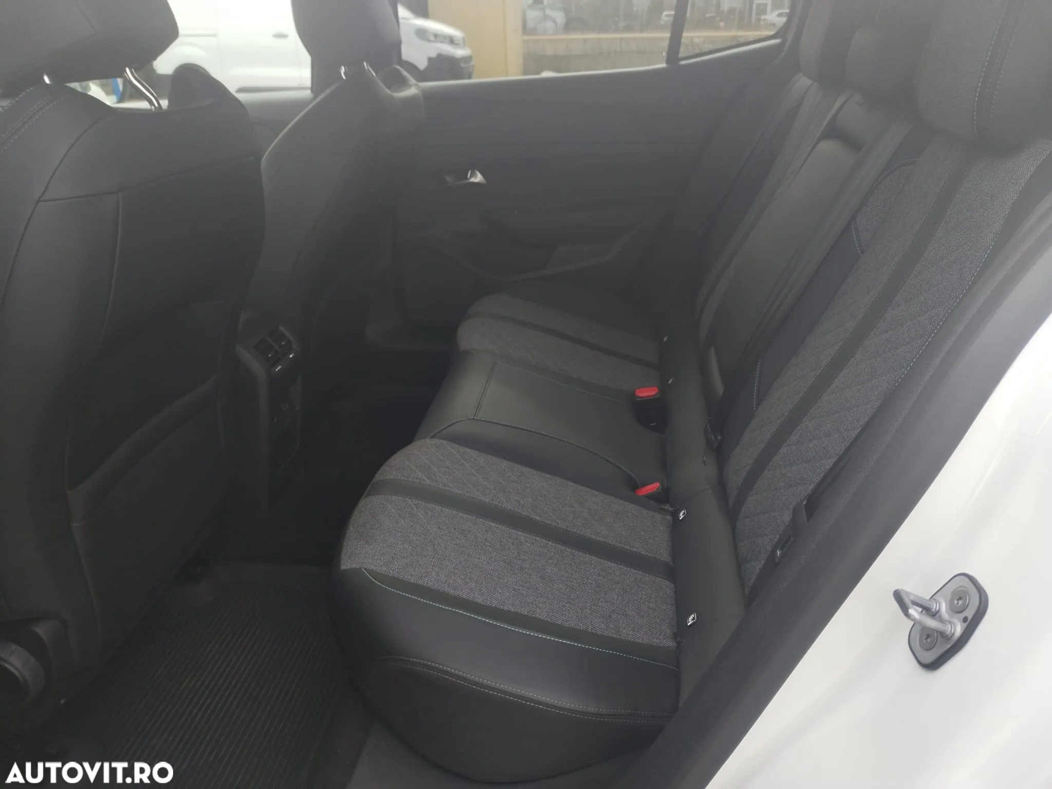 Peugeot 408 1.2L PureTech 130 S&S EAT8 Allure Pack - 7