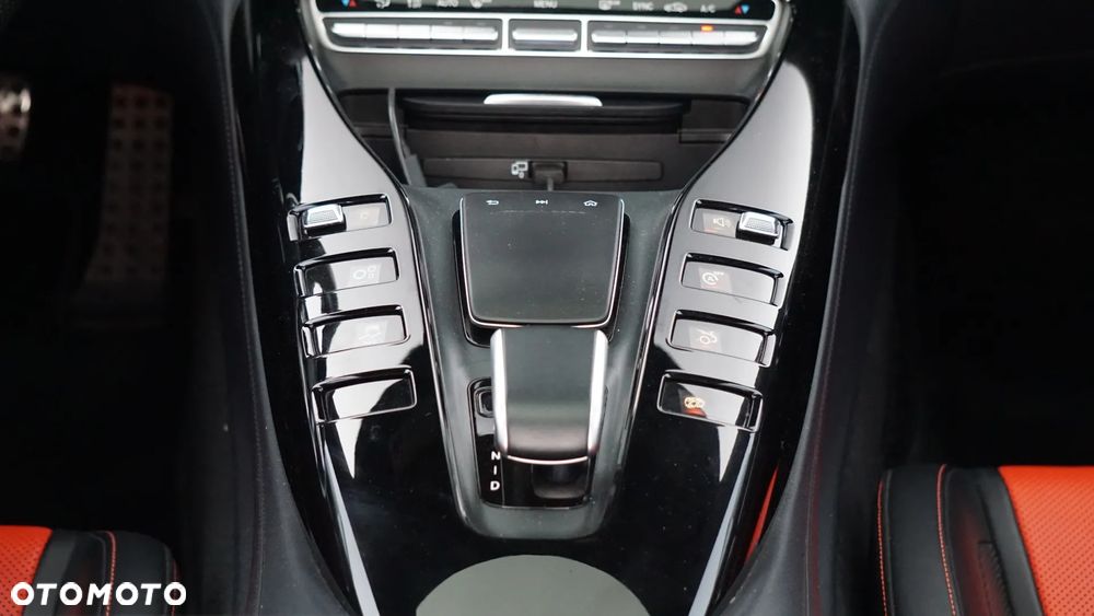 Mercedes-Benz AMG GT Speedshift 7G-DCT - 19