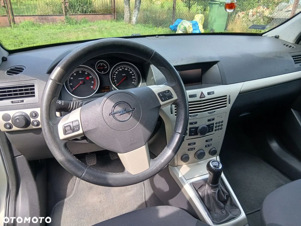 Opel Astra 1.6 Enjoy - 10