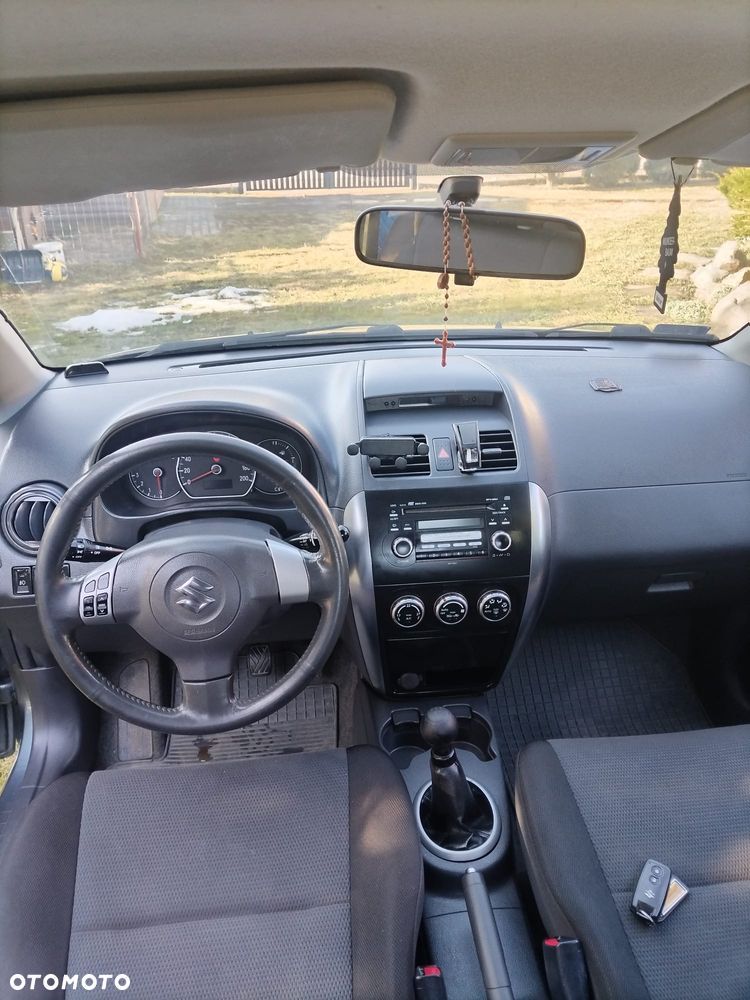 Suzuki SX4 1.6 GS / Premium - 9