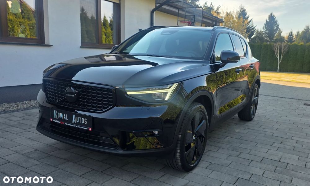 Volvo XC 40 B4 Plus Black Edition - 11
