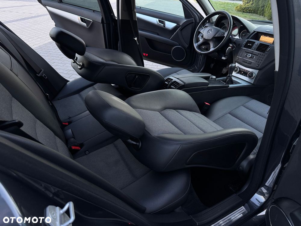 Mercedes-Benz Klasa C 180 BlueEFFICIENCY Avantgarde - 6
