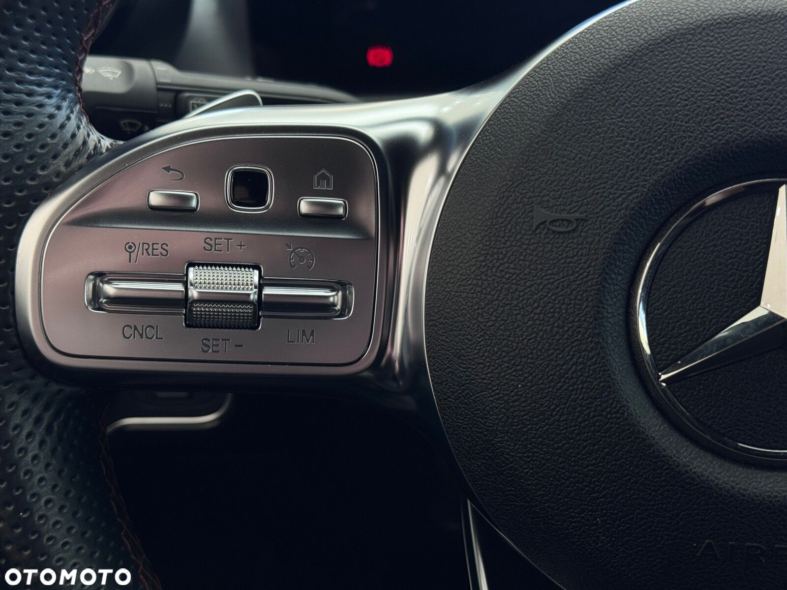 Mercedes-Benz CLA - 23