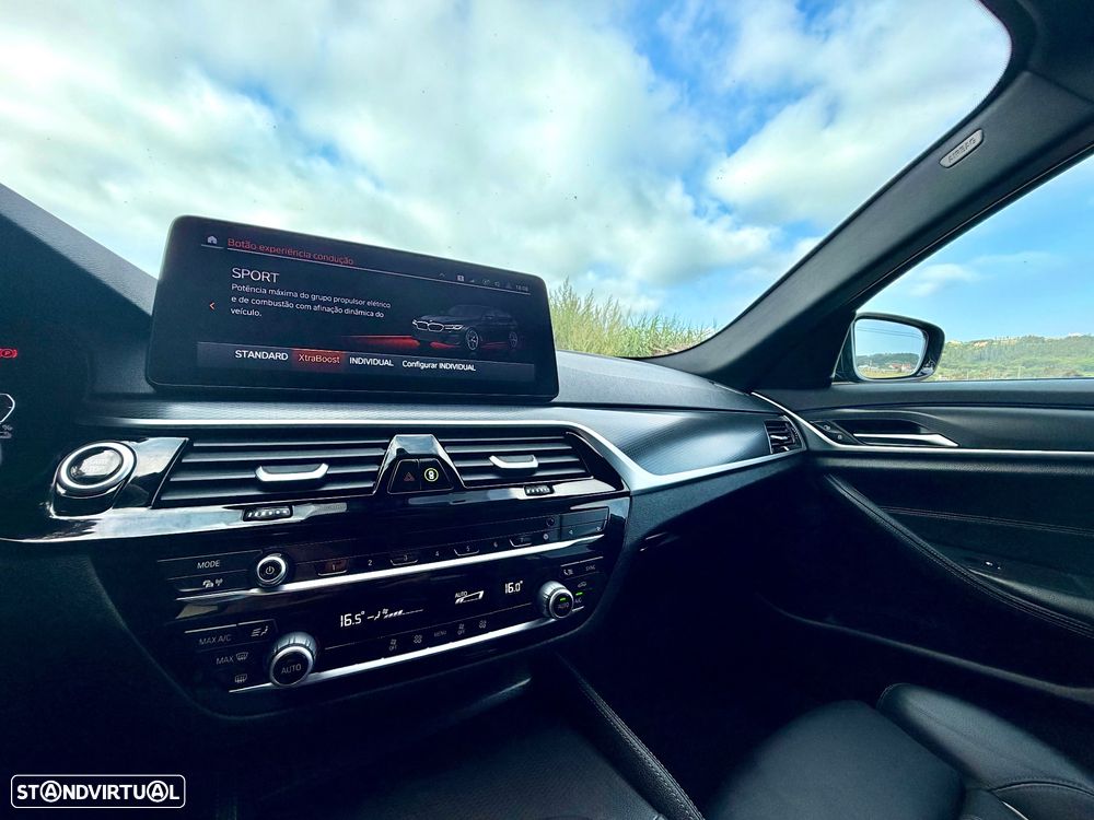 BMW 530 e Pack Desportivo M - 58