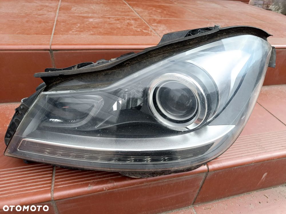 MERCEDES W204 Coupe Lift Lampa Xenon Skrętny ILS Prawa Lewa Przód Przednia - 2