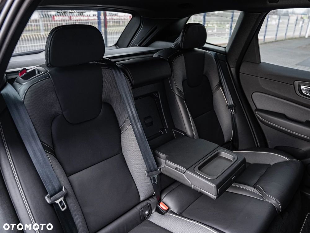 Volvo XC 60 D4 Geartronic RDesign - 29