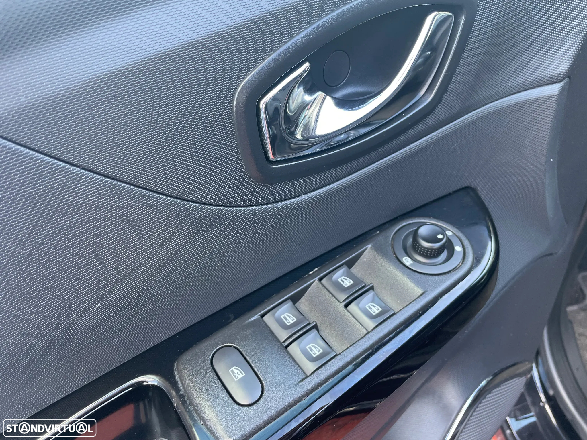 Renault Captur ENERGY TCe 120 EDC Intens - 17