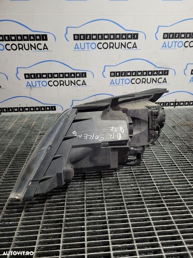Far Dreapta Kia Sorento II 2009 - 2015 SUV 4 Usi (912) Cu lupă 921022PO - 4