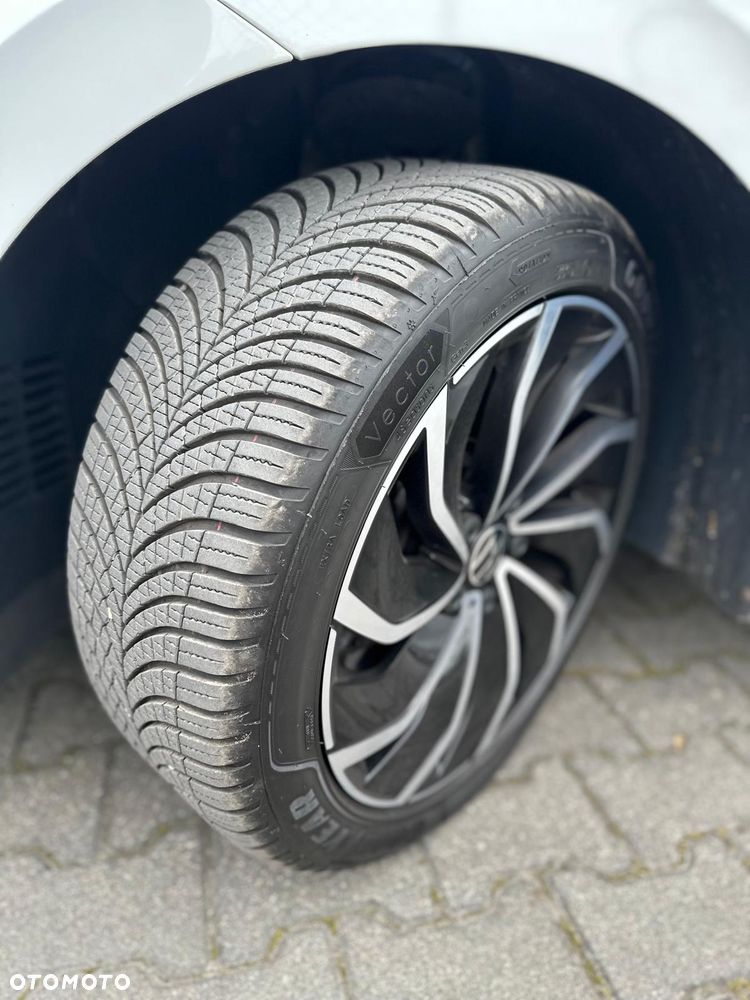 Volkswagen Golf 2.0 TDI SCR DSG Life - 11