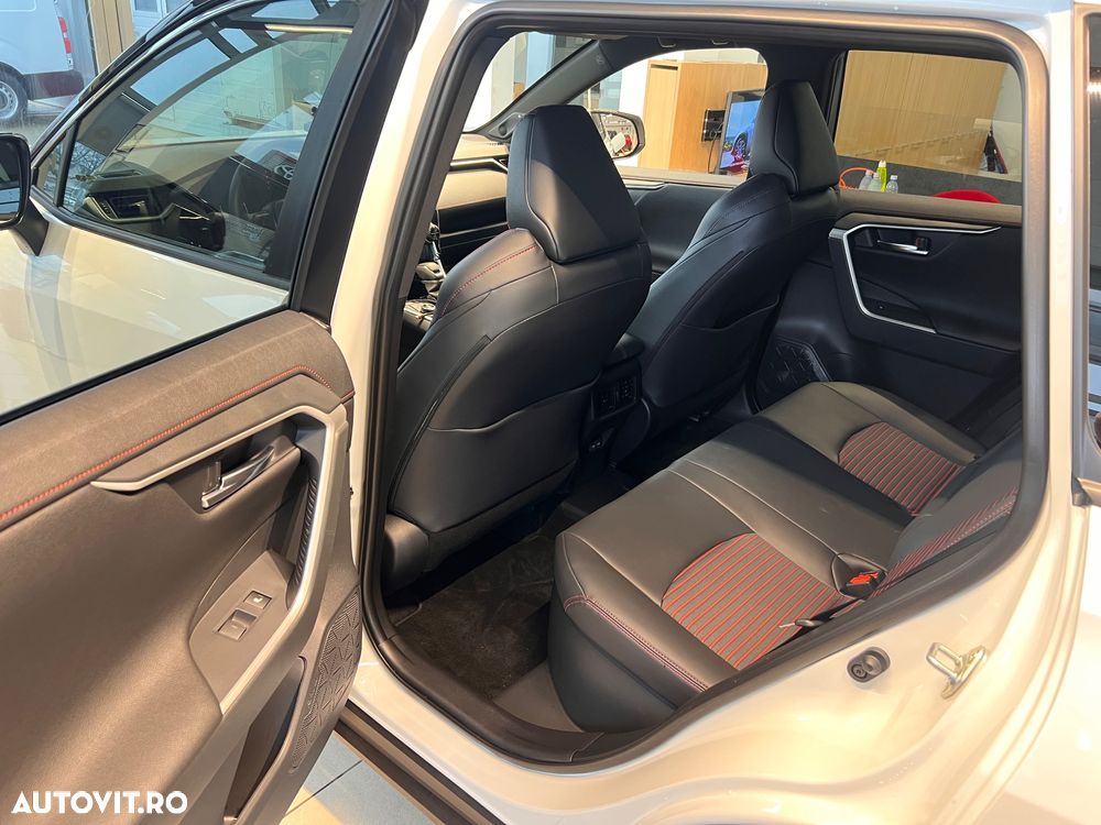 Toyota RAV4 2.5 PHEV VVT-iE 4x4 Style Bi-Tone - 11