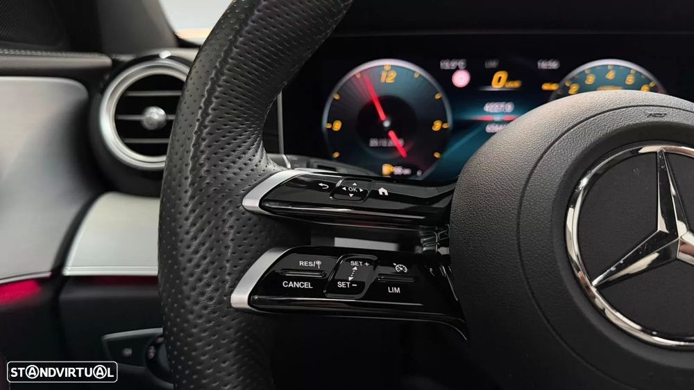 Mercedes-Benz E 300 e AMG Line - 33