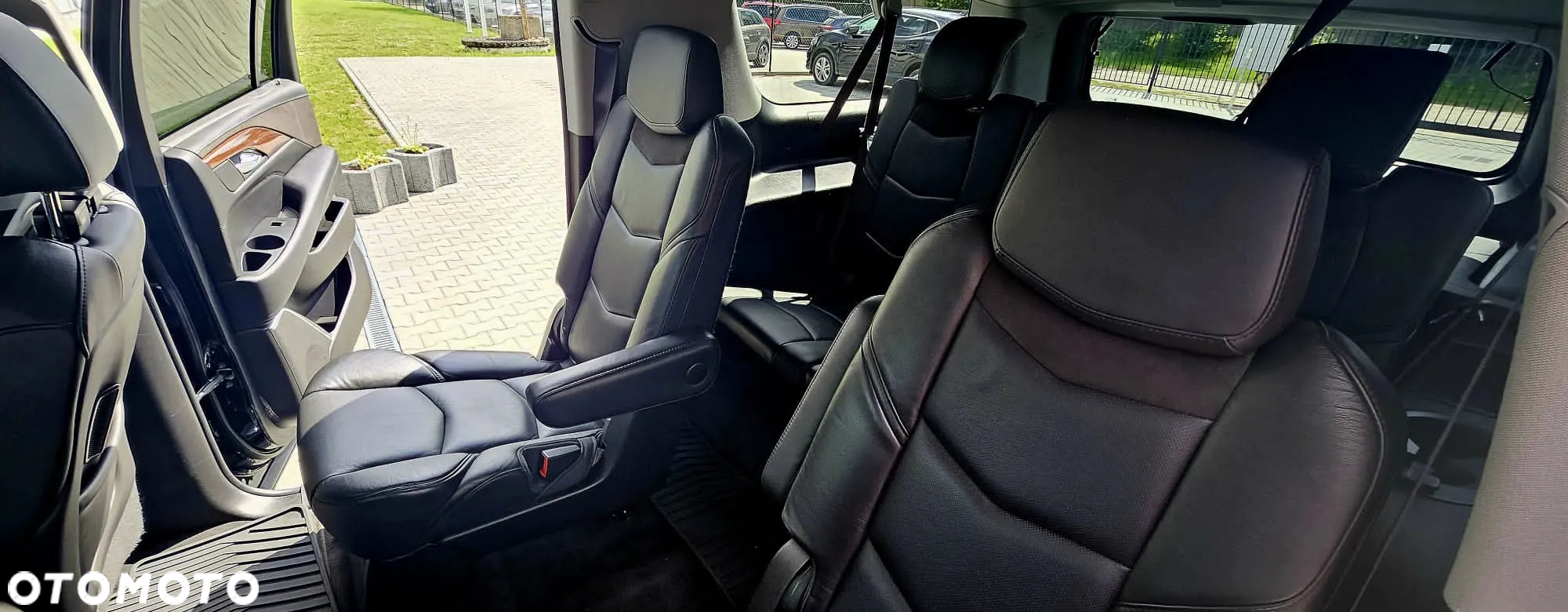 Cadillac Escalade - 8