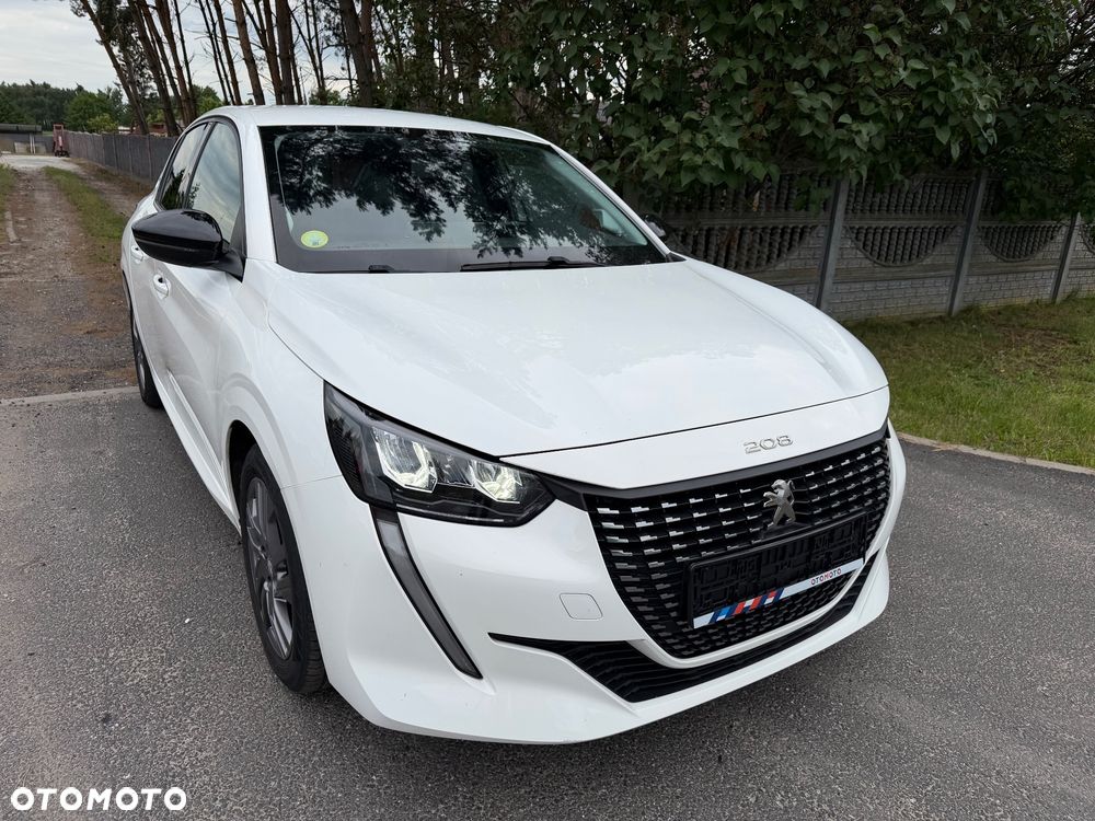Peugeot 208 - 1