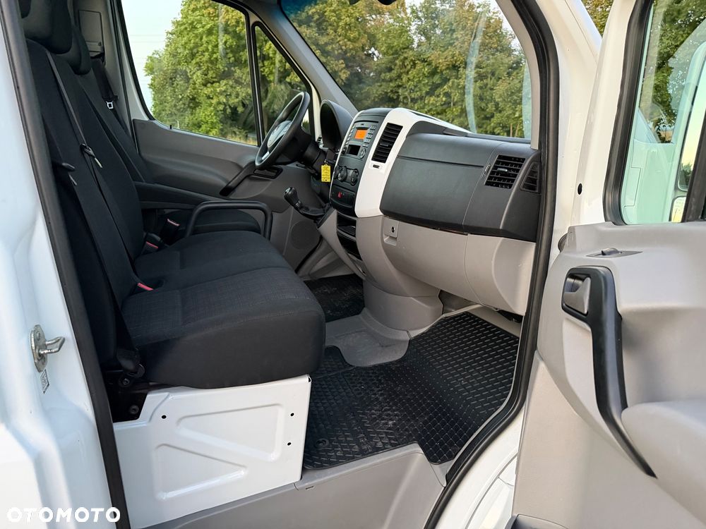 Mercedes-Benz Sprinter - 21