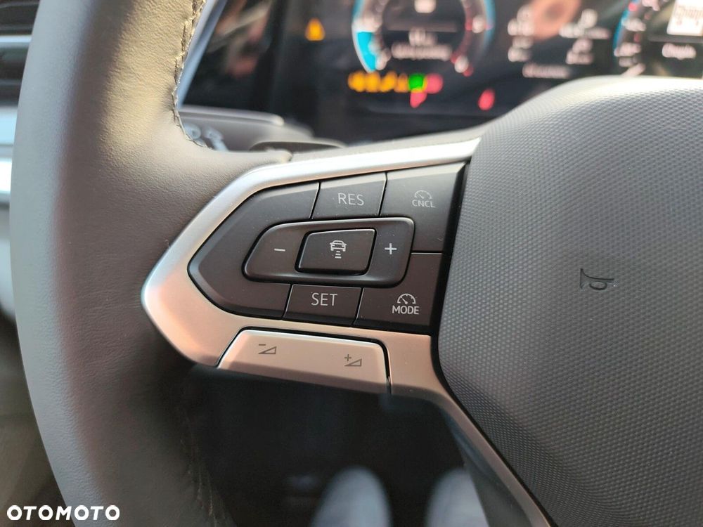 Volkswagen Multivan - 20