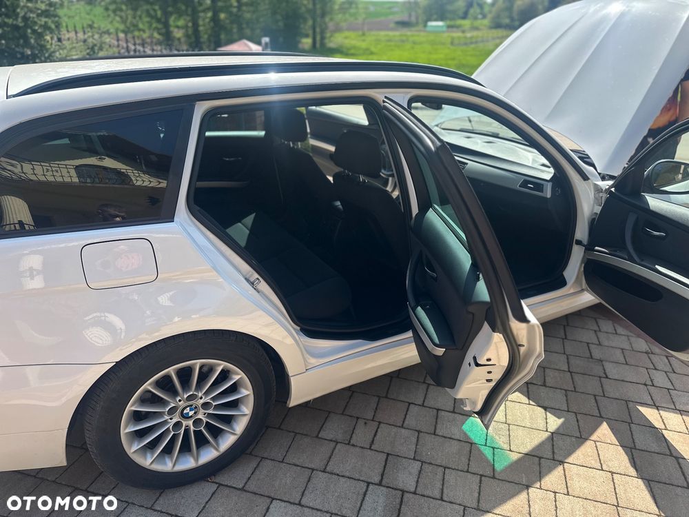 BMW Seria 3 318i - 15