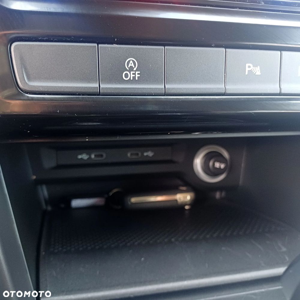 Volkswagen Touran - 23