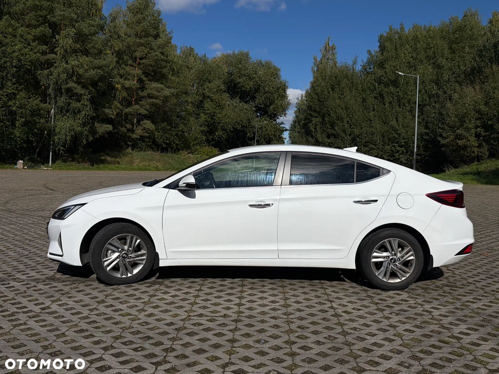 Hyundai Elantra - 5