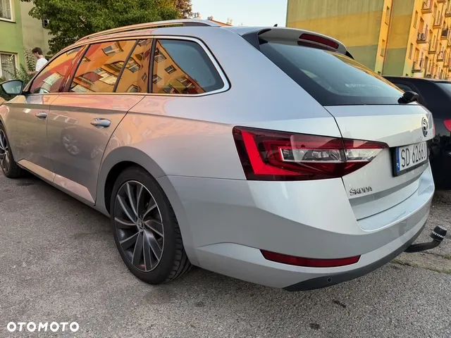 Skoda Superb 2.0 TDI Ambition DSG - 8