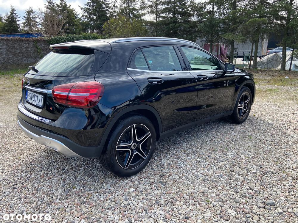 Mercedes-Benz GLA - 17