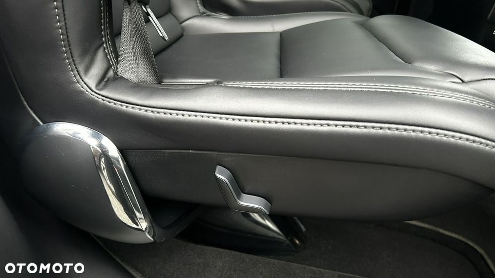 Tesla Model X - 27