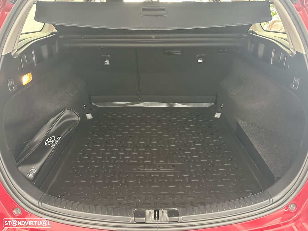 Toyota Auris Touring Sports 1.8 HSD Comfort - 27