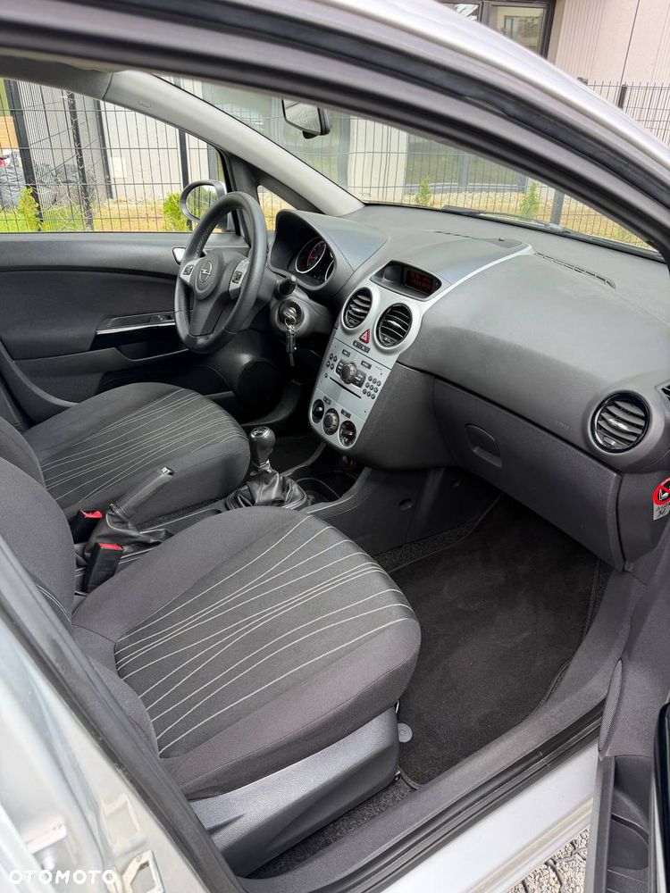Opel Corsa 1.4 16V Enjoy - 9