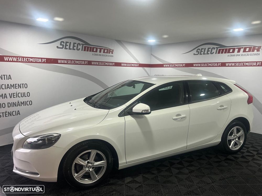Volvo V40 2.0 D2 Momentum - 3