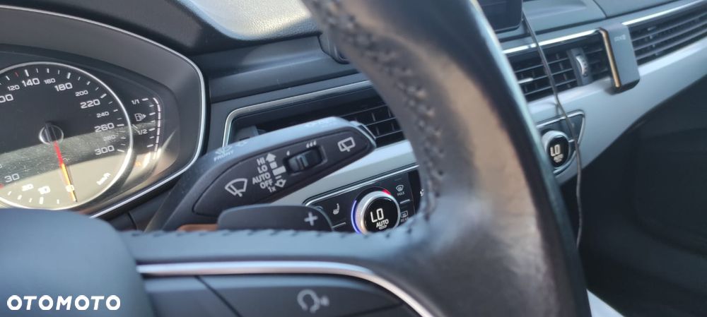Audi A4 Avant 2.0 TDI S tronic - 36