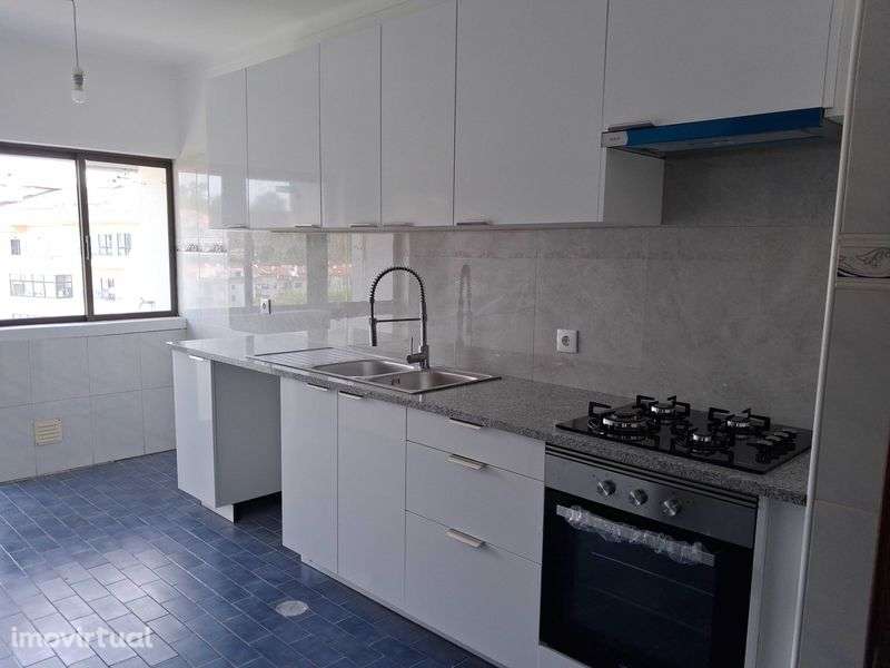 T2 Amplo com Vista Fantástica na Quinta da Boavista. - Grande imagem: 2/12