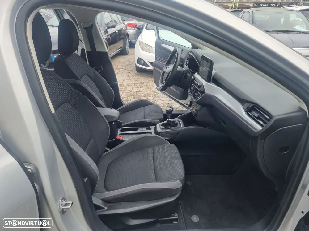 Ford Focus SW - 14