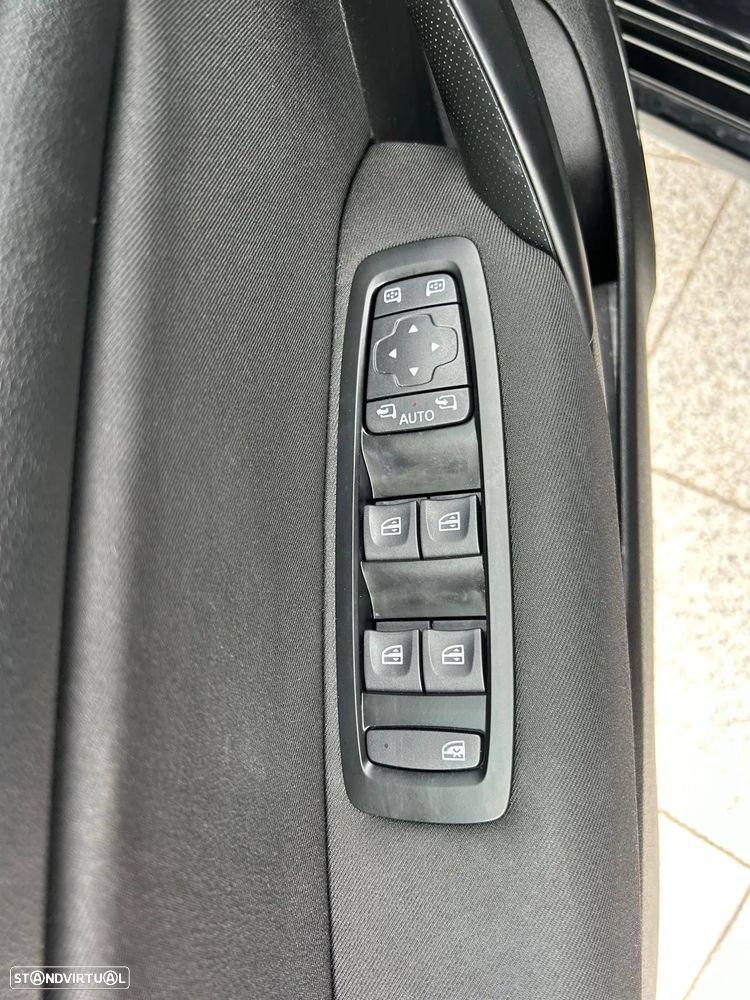 Renault Mégane ENERGY TCe 130 EDC LIMITED - 24