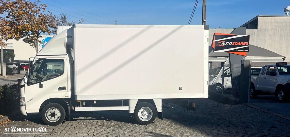 Toyota Dyna C/Frio - 2