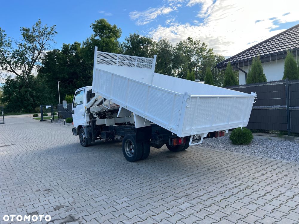 Nissan CABSTAR - 36