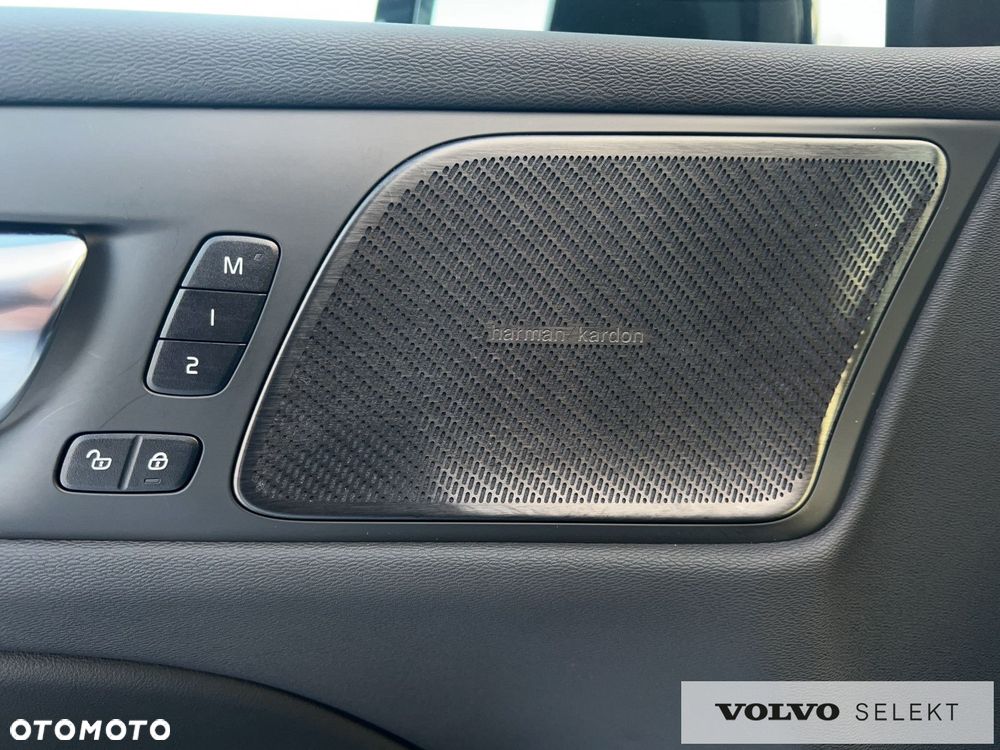 Volvo V60 B4 B Plus Dark - 24