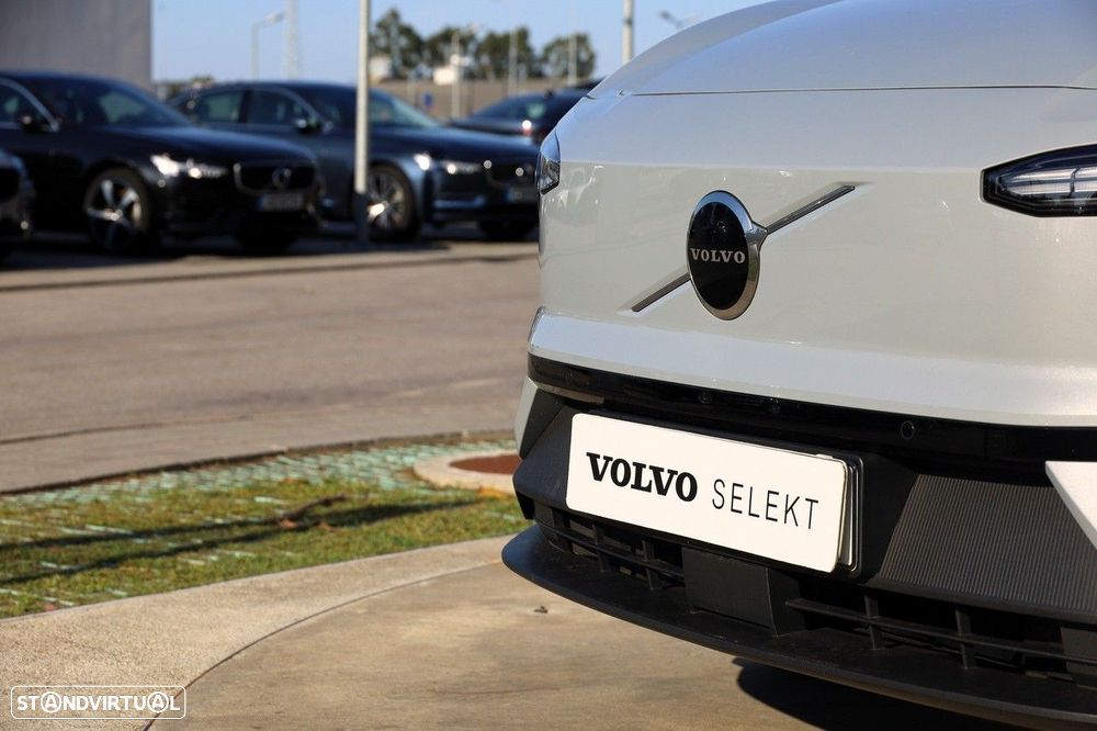 Volvo EX30 69 kWh Single Motor Extended Range Plus - 24