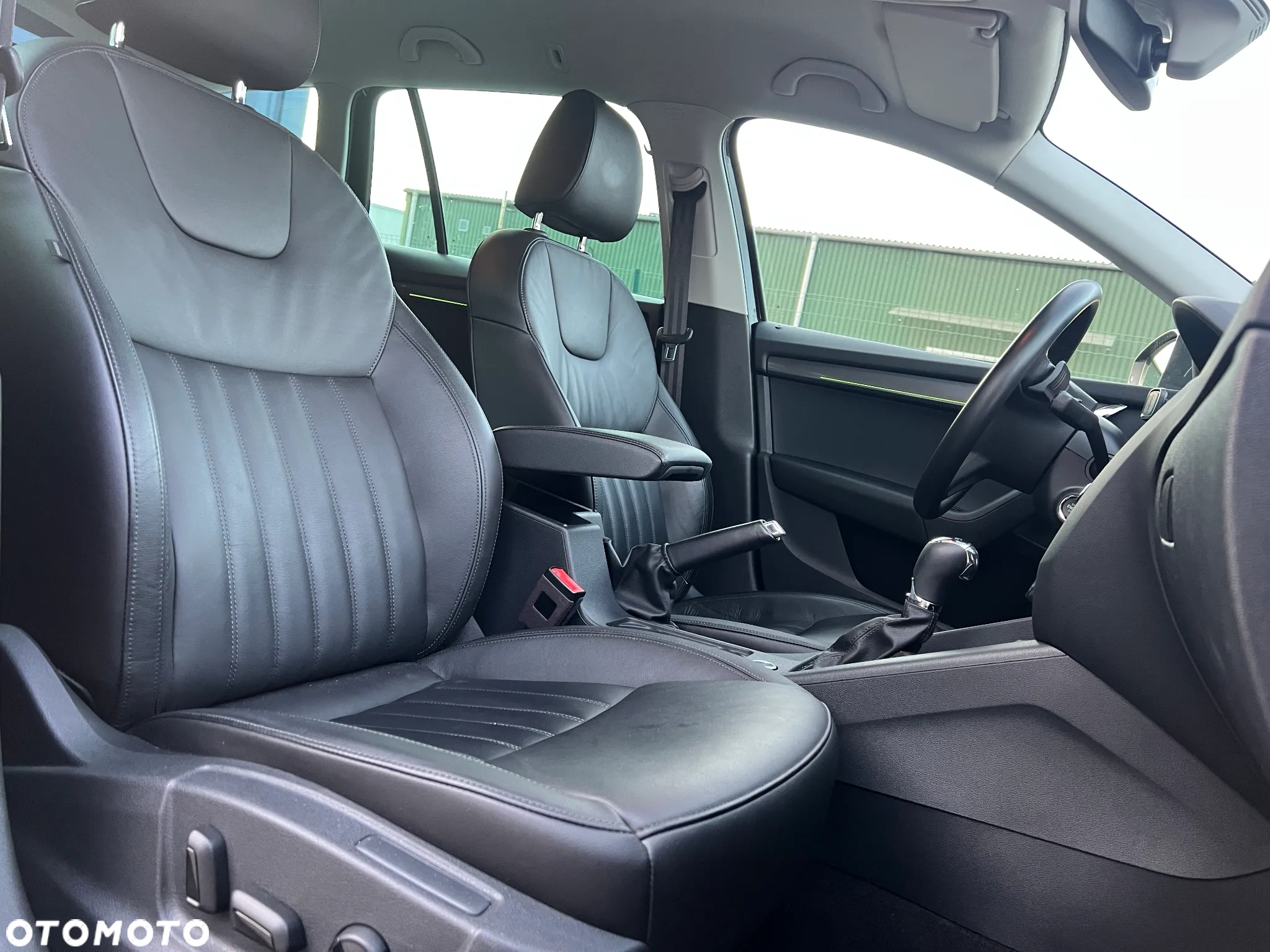 Skoda Octavia Combi 1.6 TDI DSG Style - 16