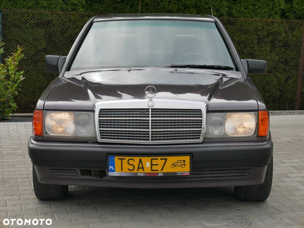 Mercedes-Benz W201 (190) - 5