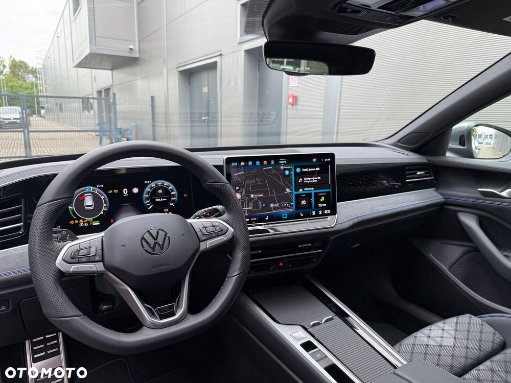 Volkswagen Passat Variant 1.5 TSI eHybrid PHEV 200kW R-Line Plus DSG - 14