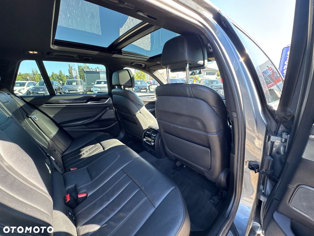 BMW Seria 5 530i Sport Line - 21