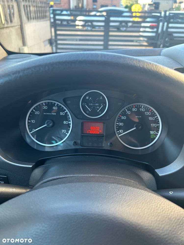 Peugeot Partner - 8