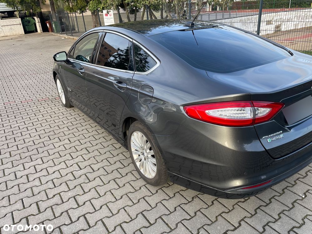 Ford Fusion - 10