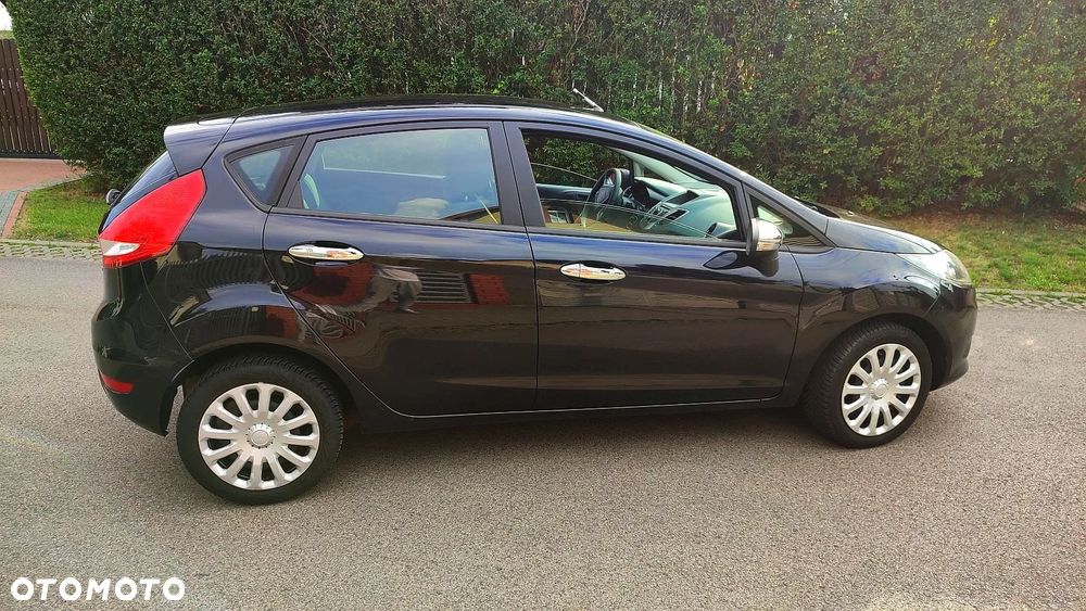 Ford Fiesta 1.25 Champions Edition - 23